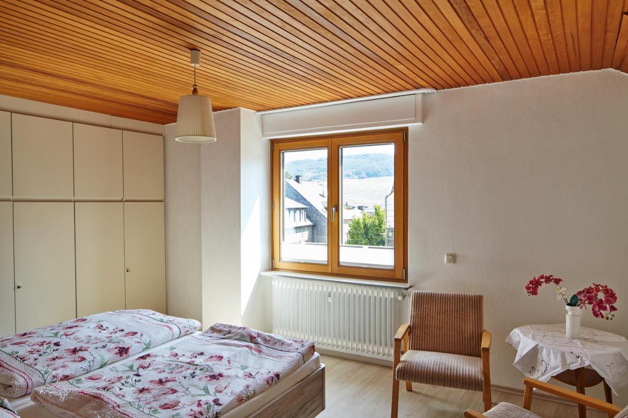 Ferienwohnung Mendgen Mit Panoramablick Bernkastel-Kues Esterno foto